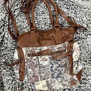 Billabong hobo Handbag 👜 & shoulder bag 💼 gently used still looks brand new